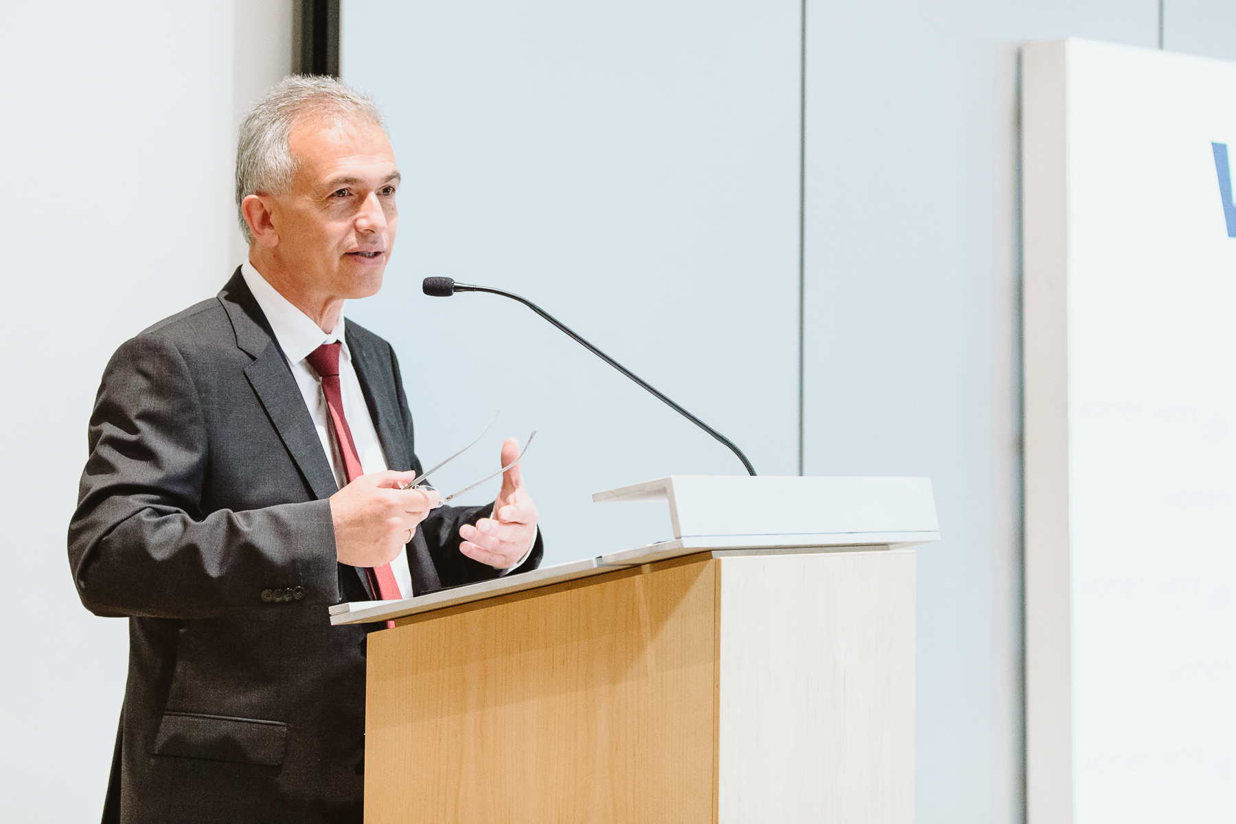 Kongressfotografie - women&work - Oberbürgermeister Peter Feldmann von Frankfurt begrüßt Standortwechsel