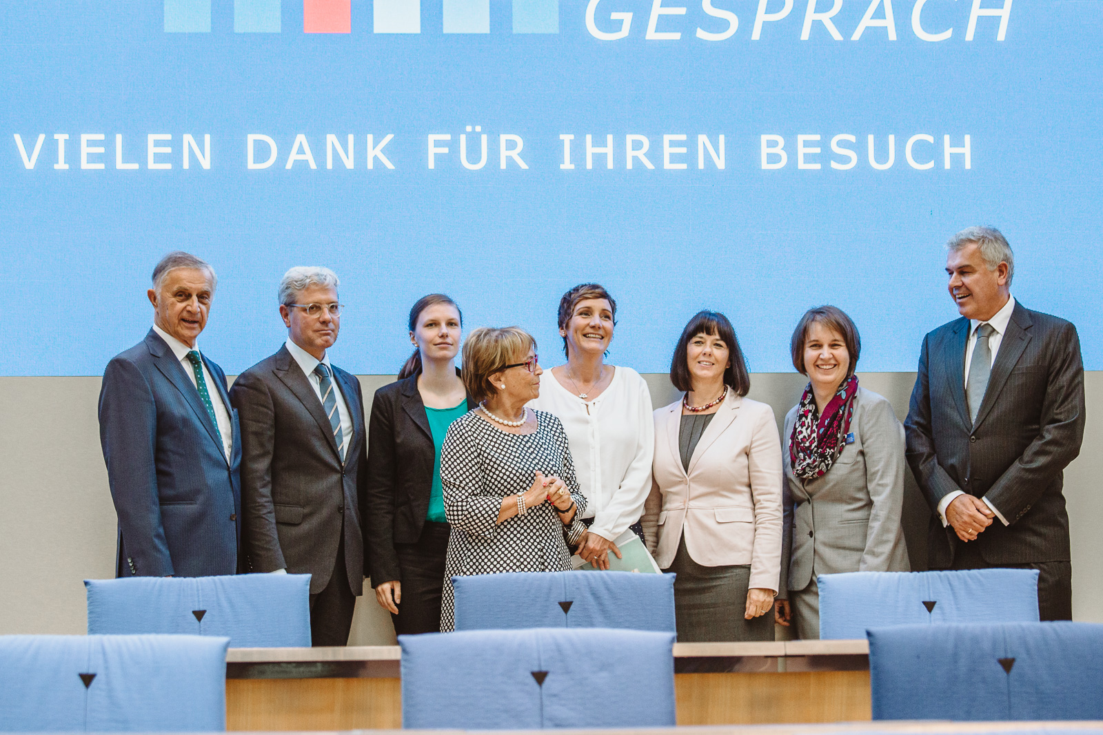 Konferenzfotografie -Gruppenbild- Wasserwerkgespräch der Konrad-Adenauer-Stifung